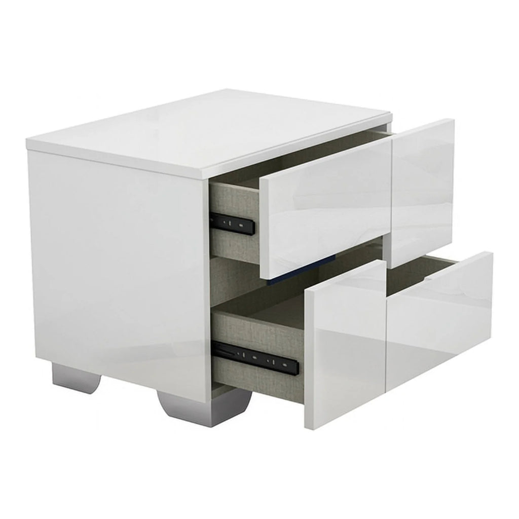 4-Piece White Wood Queen Bedroom Set Z737
