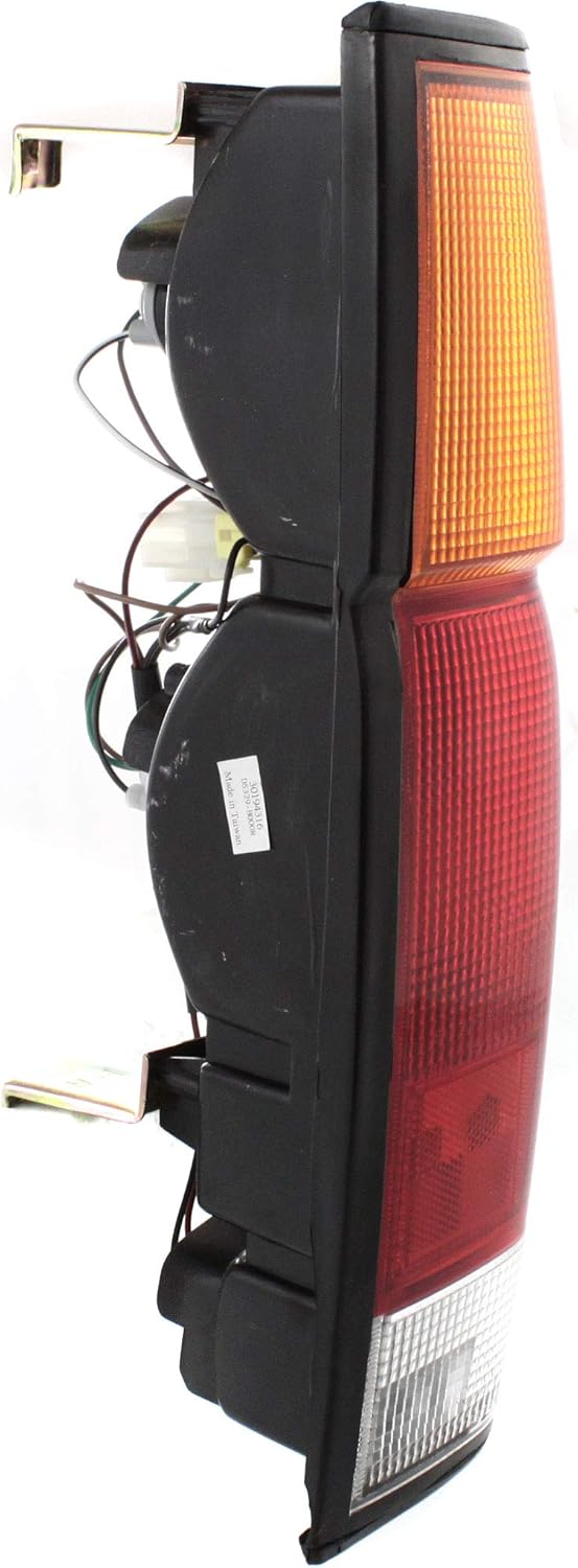 Tail Light Assembly Pack of 2 for Nissan Pickup 86-97 A368205