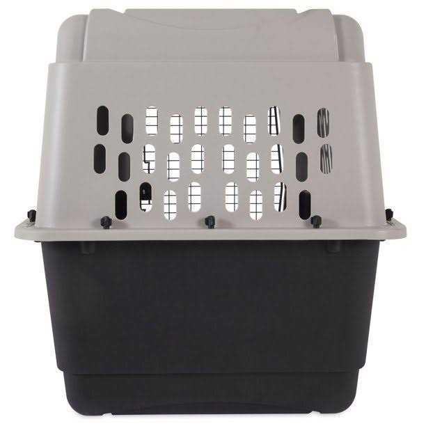 Hard-Sided Pet Kennel P9952
