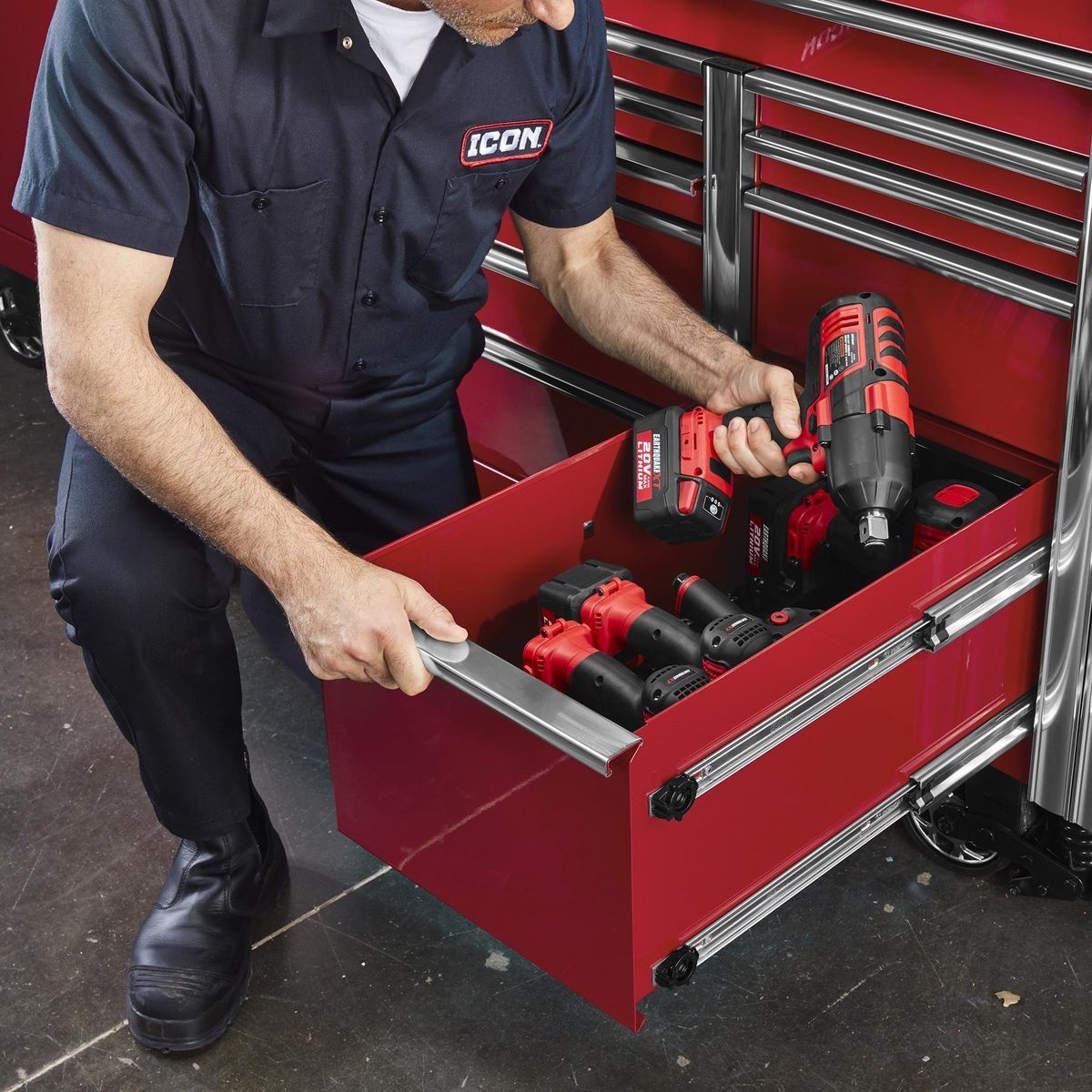 73 in. x 25 in. Red Roll Cab S12360