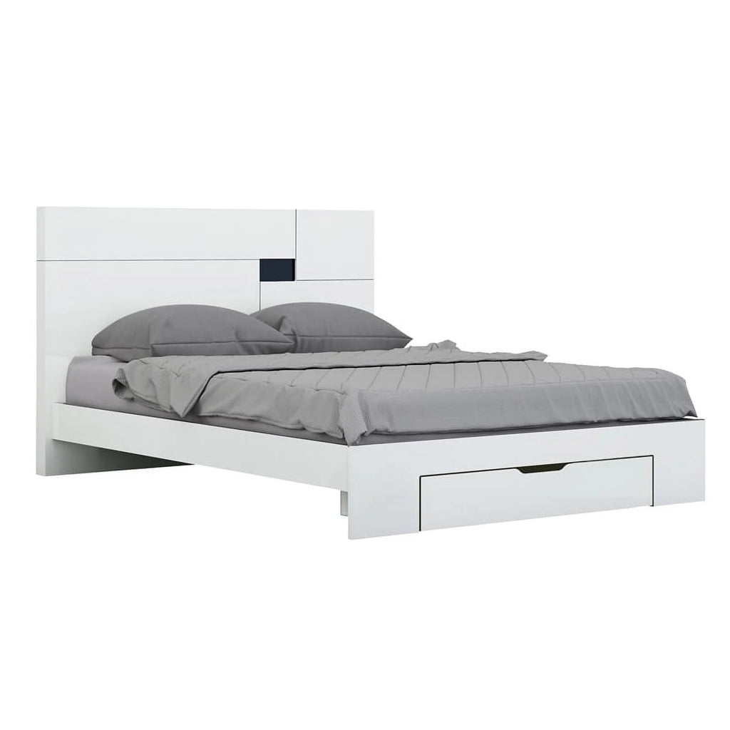 4-Piece White Wood Queen Bedroom Set Z737