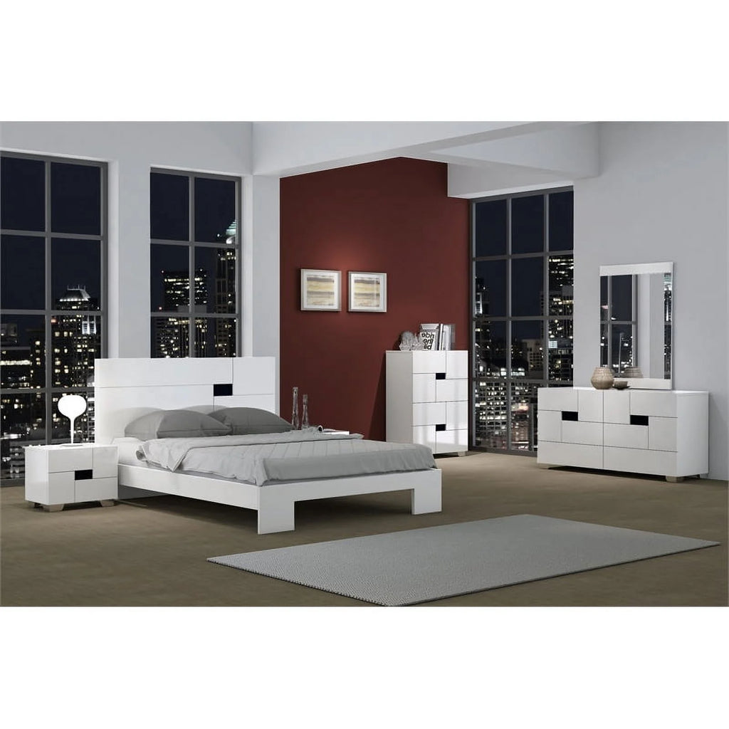 4-Piece White Wood Queen Bedroom Set Z737