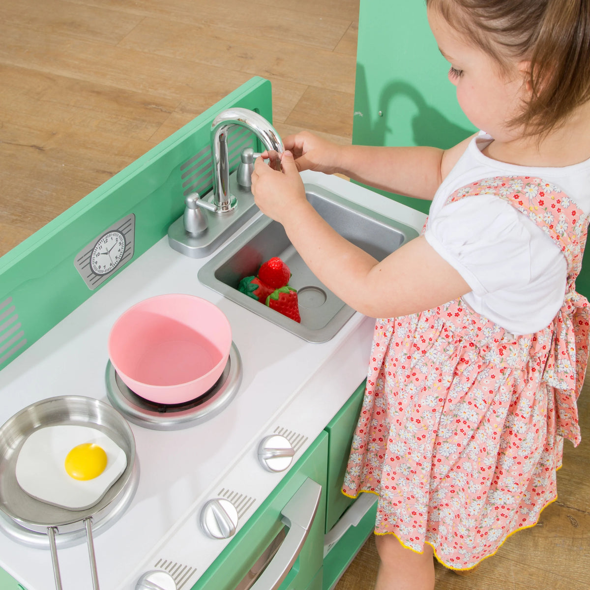 2-Piece Wooden Play Kitchen Set with Refrigerator, Dryer and Laundry Basket L997