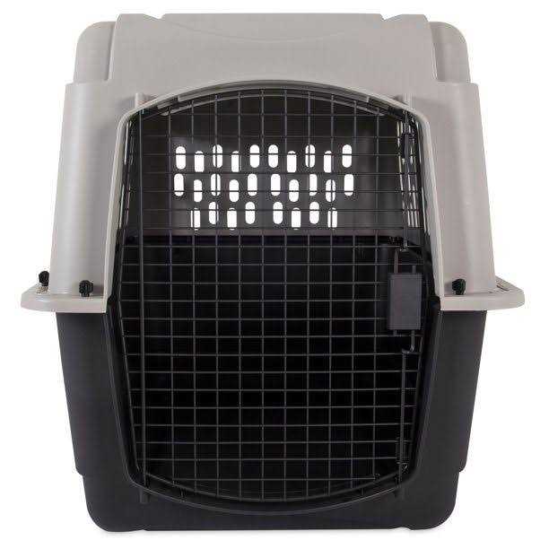 Hard-Sided Pet Kennel P9952